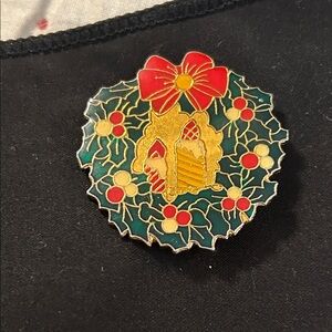 Festive Wreath Enamel Pin